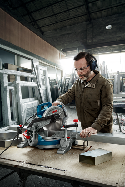 Торцювальна пила GCM 216 Bosch Professional, артикул: 0601B33000, код товару: TLB-02701 фото