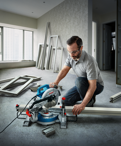 Торцювальна пила GCM 216 Bosch Professional, артикул: 0601B33000, код товару: TLB-02701 фото