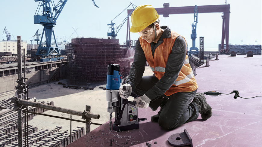 Магнітний свердлильний верстат GBM 50-2 Bosch Professional, артикул: 06011B4020, код товару: TLB-02405 фото