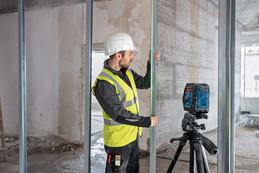 Линейный лазер  GLL 20-22 G + держатель LB 10 Bosch Professional, артикул: 0601065600, код товара: TLB-01123 фото